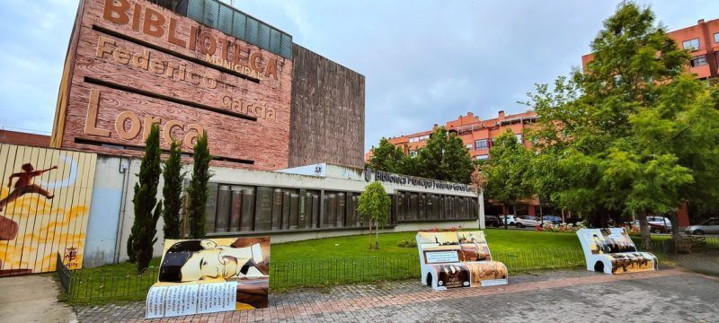 Bancos forma libros Lorca