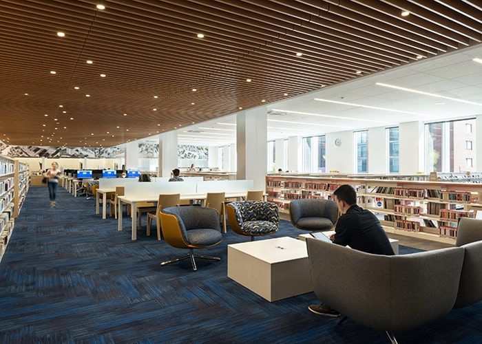 Biblioteca Pública de Charlotte y William Bloomberg Medford