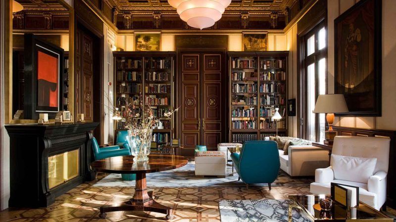 Biblioteca del Cotton House Hotel