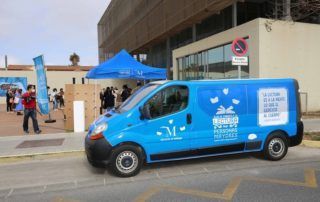 Biblioteca itinerante Málaga para fomentar la lectura entre personas mayores