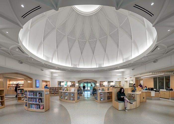 Biblioteca pública Clinton-Macomb