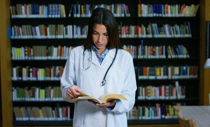 Bibliotecario / documentalista especializado en Ciencias de la Salud