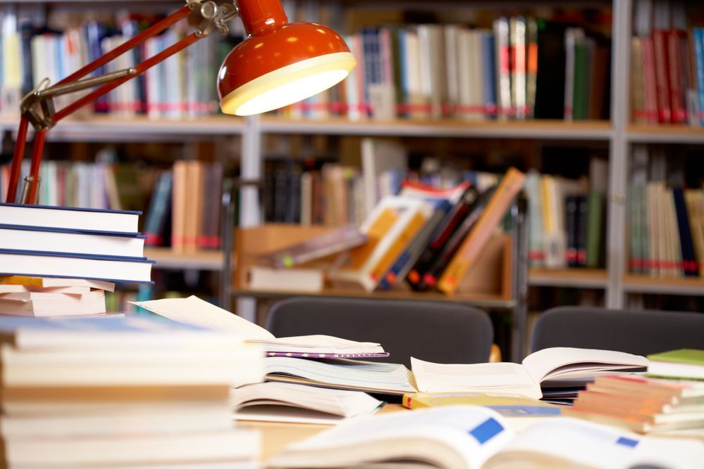 El despliegue material y de medios de los estudiantes en la biblioteca