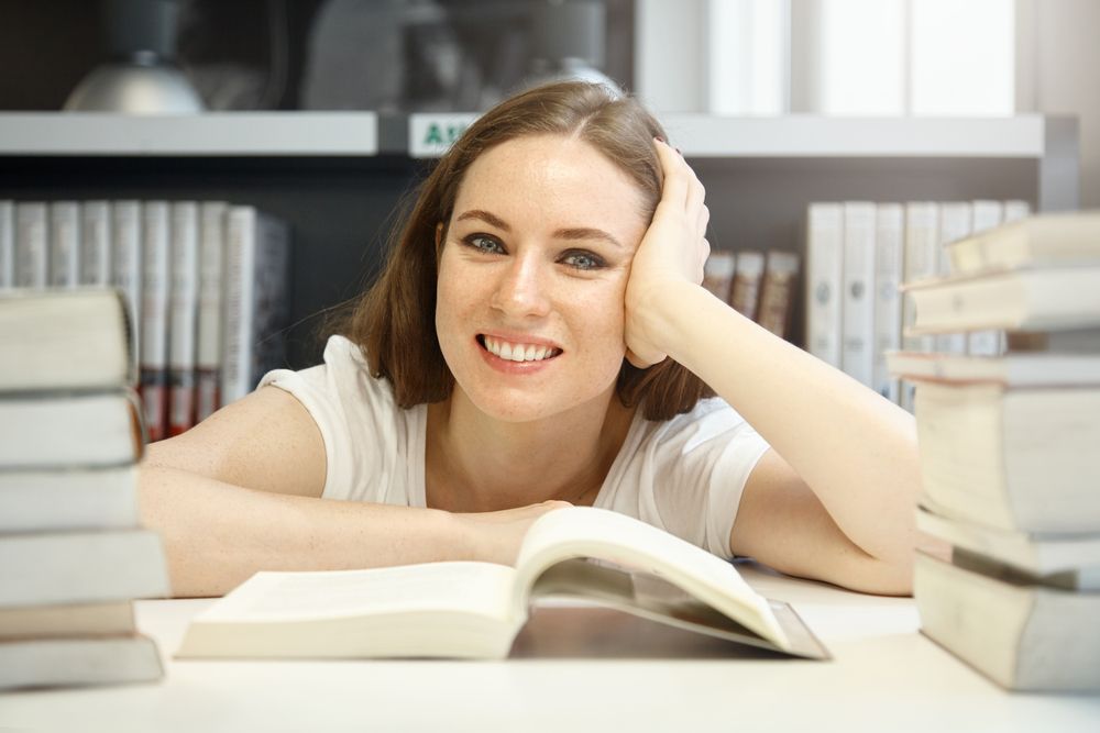 Las bibliotecas son esenciales para el aprendizaje y la investigación en la comunidad educativa