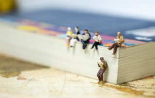 Las colecciones puede ser tan variadas como la CDU. Aquí una muestra con figuras bibliotecarias