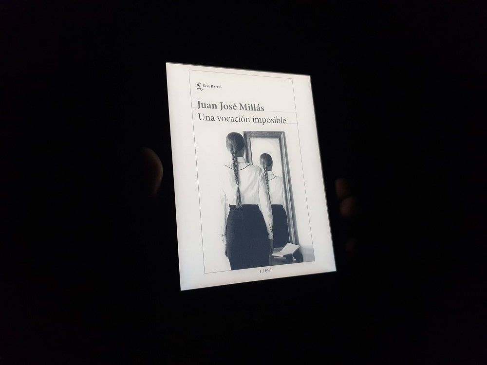 Lectura nocturna libro electrónico PocketBook InkPad 3 Pro
