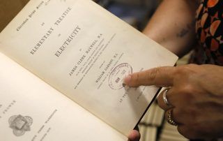 Libro devuelto a la biblioteca