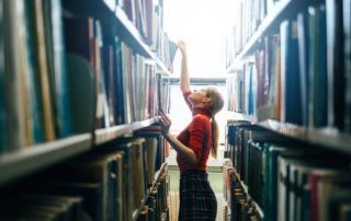 Que competencias personales se les presupone al personal de biblioteca