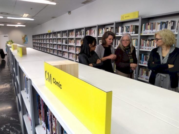 Señalética en biblioteca de la Red de Bibliotecas Municipales de Valencia