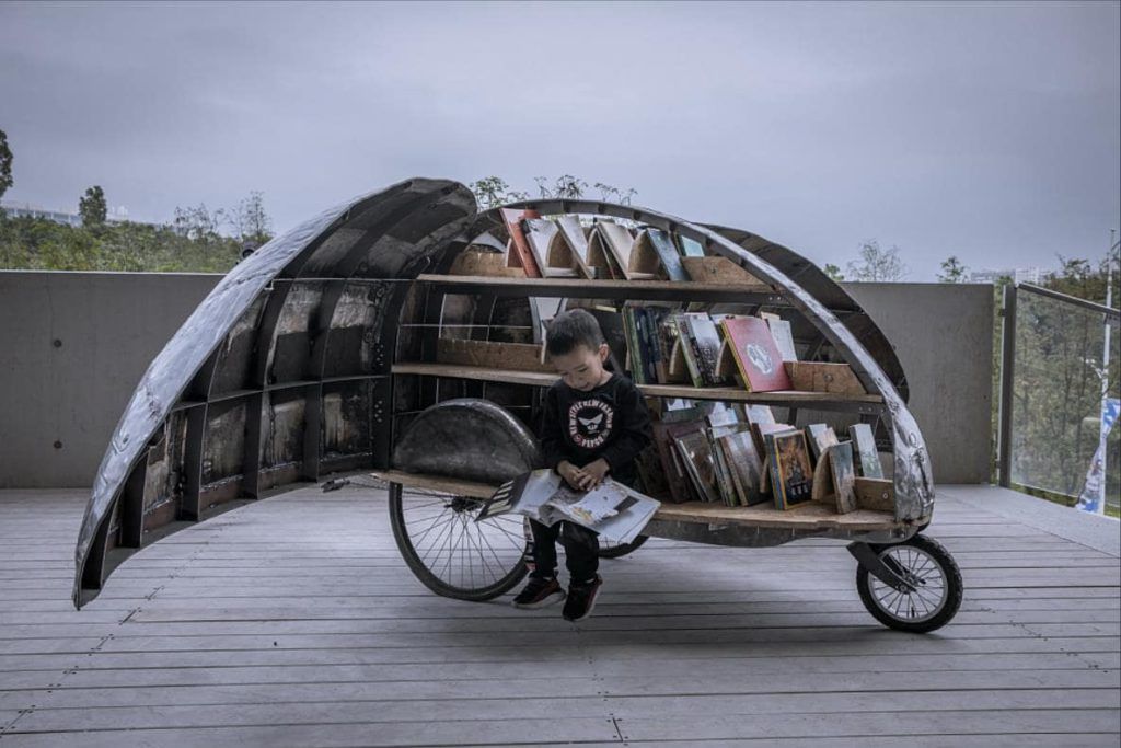 Shared Lady Beetle Minibiblioteca en bicicleta triciclo con forma de escarabajo 2