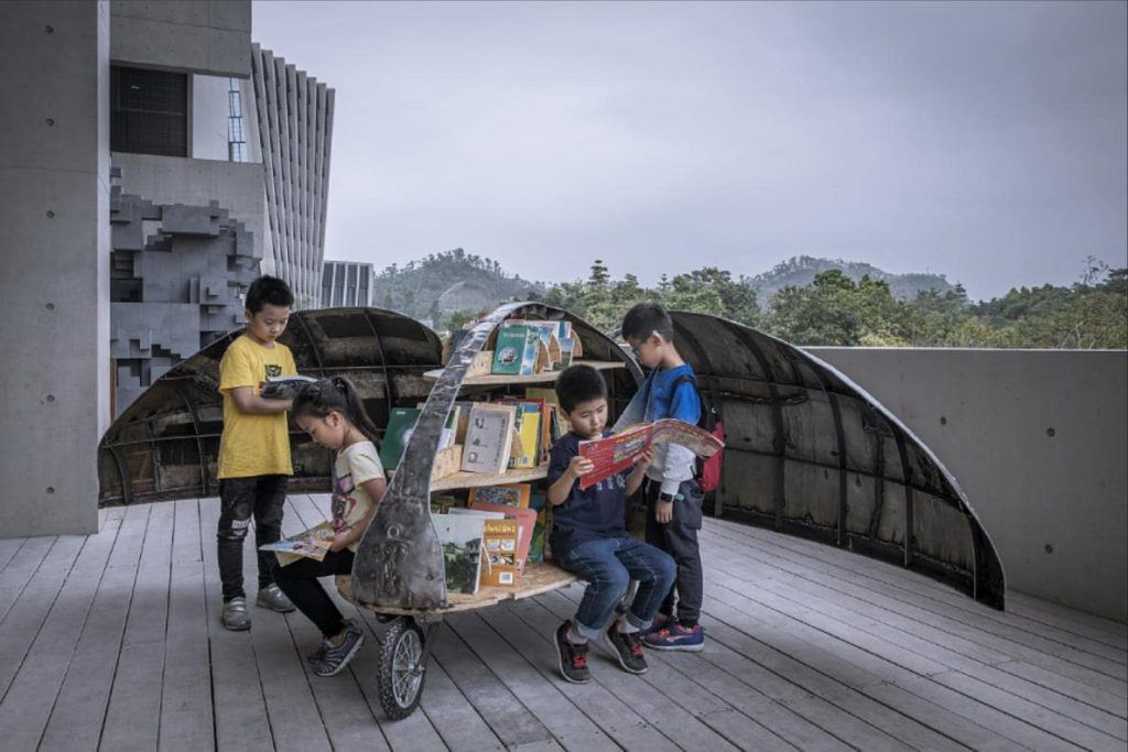 Shared Lady Beetle Minibiblioteca en bicicleta triciclo con forma de escarabajo 3