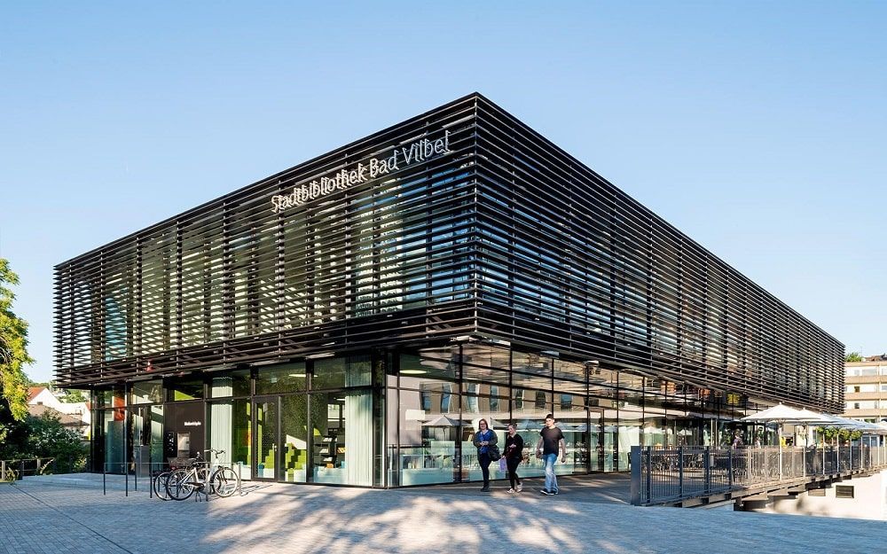 Stadtbibliothek - Biblioteca puente - Bad Vilbel